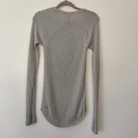 Lululemon Cabin Yogi Long Sleeve Heathered Medium Gray Sweater Shirt Top Sz 2 - Picture 7 of 14